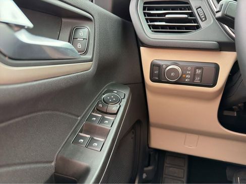 Used 2022 Ford Escape SEL AWD/4WD image 25