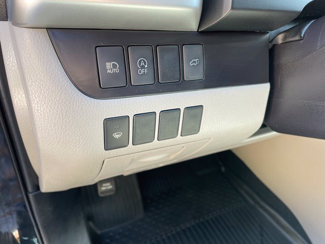 Used 2019 Toyota Highlander XLE AWD/4WD image 29