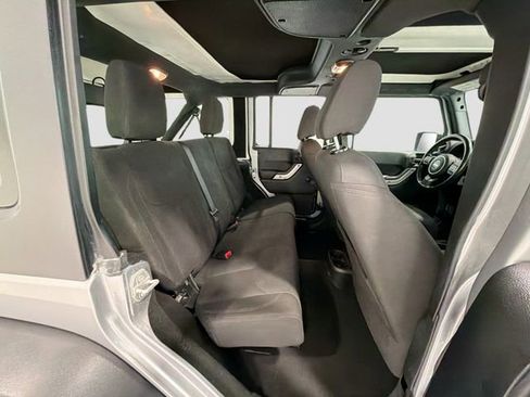 Used 2018 Jeep Wrangler Unlimited Sport w/ Connectivity Group AWD/4WD image 21