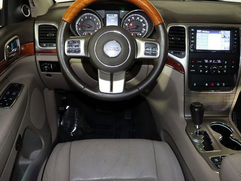 Used 2012 Jeep Grand Cherokee Overland image 3