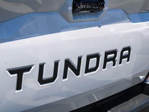 Used 2024 Toyota Tundra Limited AWD/4WD image 10