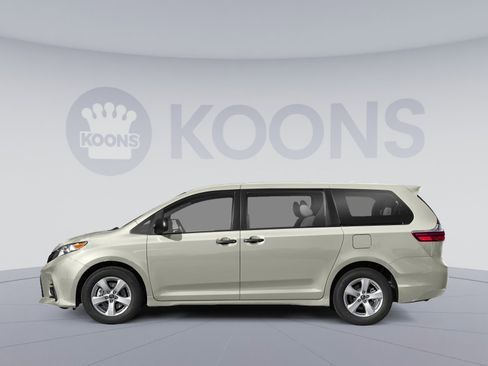 Used 2020 Toyota Sienna XLE Premium image 4