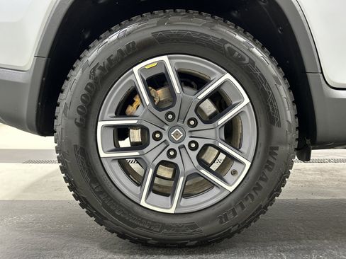Used 2022 Rivian R1T Adventure AWD/4WD image 12