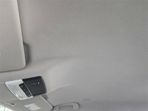 Used 2022 Nissan Rogue SV image 25