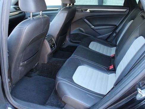 Used 2018 Volkswagen Passat 3.6 image 6