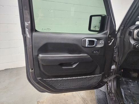 Used 2021 Jeep Wrangler Unlimited Sahara w/ Uconnect 4C Nav & Sound Group AWD/4WD image 9