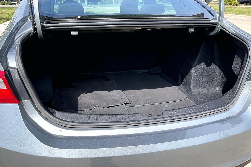 Used 2023 Chevrolet Malibu LS FWD image 32