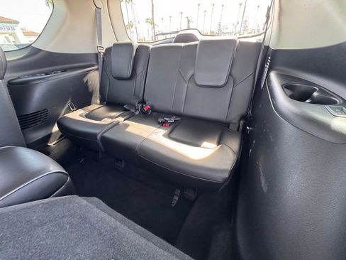 Used 2023 INFINITI QX80 Luxe w/ All-Season Package image 32
