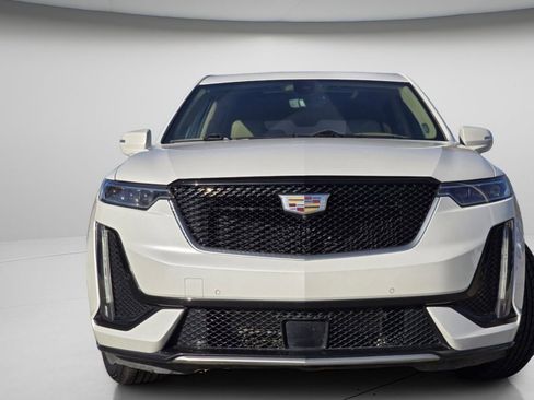 Used 2021 Cadillac XT6 Sport w/ Platinum Package image 3