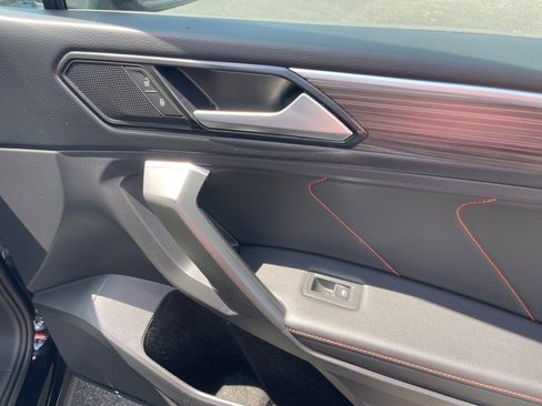 Used 2024 Volkswagen Tiguan Wolfsburg Edition image 19