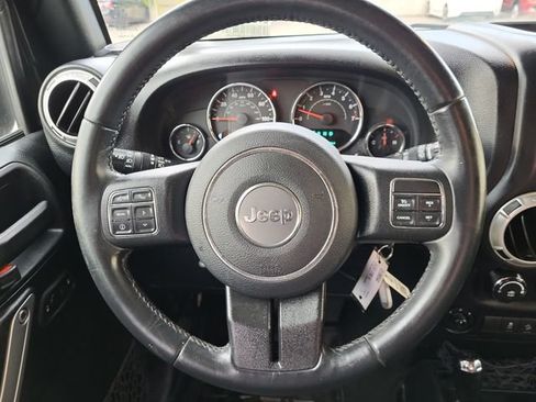 Used 2018 Jeep Wrangler Unlimited Rubicon w/ Connectivity Group AWD/4WD image 26