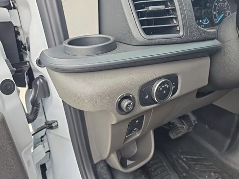 New 2025 Ford Transit 250 148 Medium Roof RWD image 24