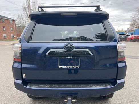 Used 2020 Toyota 4Runner Venture AWD/4WD image 4