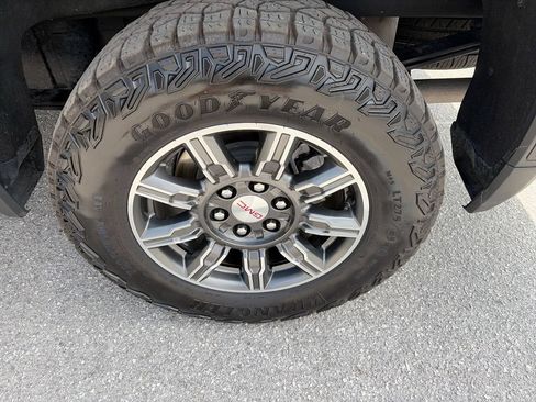 Certified 2024 GMC Sierra 1500 AT4 w/ Technology Package AWD/4WD image 39