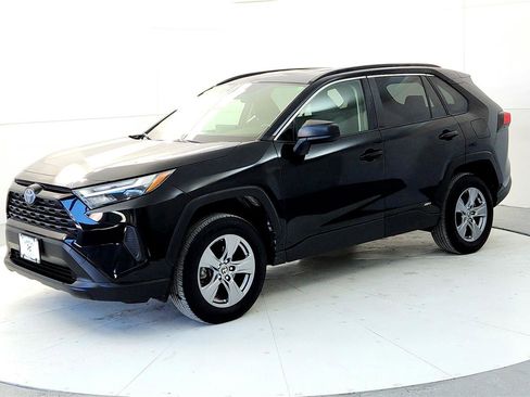 Used 2023 Toyota RAV4 LE image 8