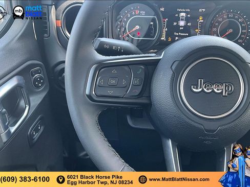 Used 2026 Jeep Gladiator Mojave AWD/4WD image 16