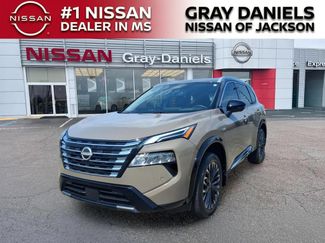 Certified 2025 Nissan Rogue Platinum w/ Tech Package FWD video 4