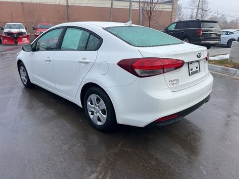 Used 2017 Kia Forte LX image 7
