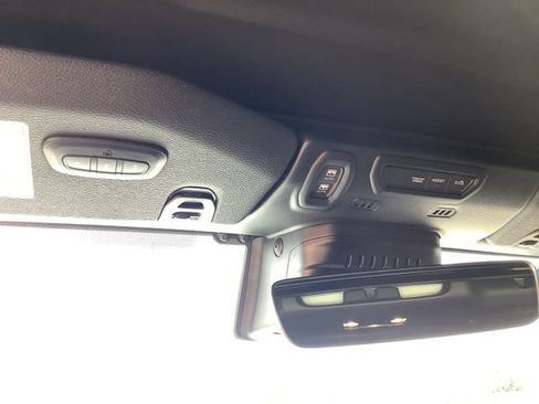 Used 2023 Jeep Wrangler Unlimited Sahara AWD/4WD image 20