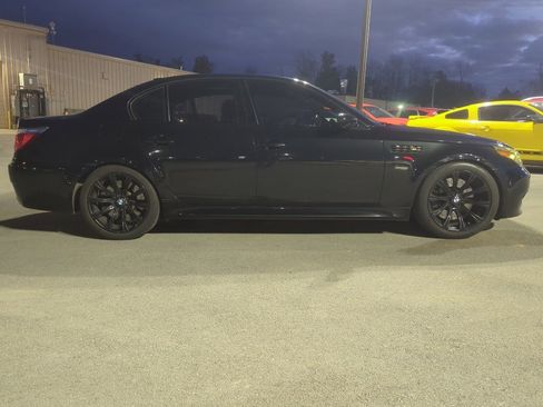 Used 2006 BMW M5 image 8