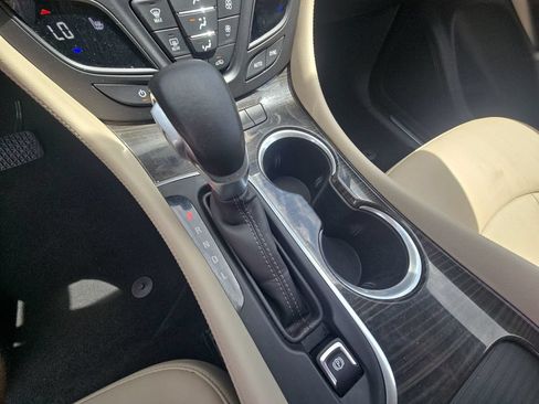 Used 2020 Buick Envision Essence FWD image 29