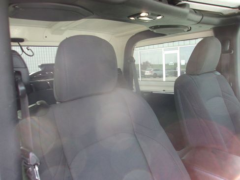 Used 2020 Jeep Wrangler Sport AWD/4WD image 15