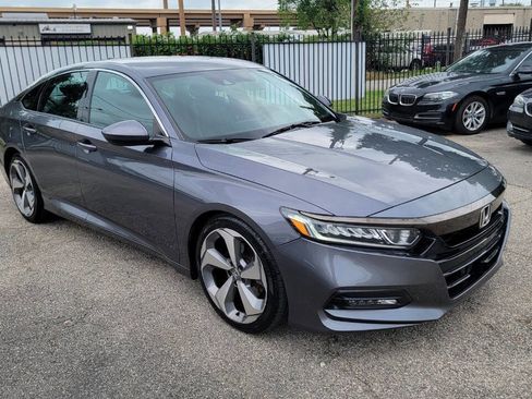 Used 2018 Honda Accord Sport image 2