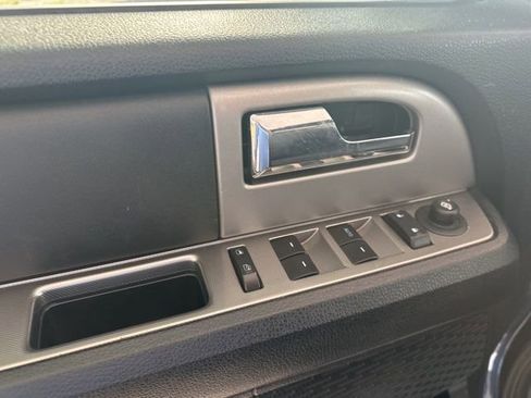 Used 2016 Ford Expedition XLT image 16