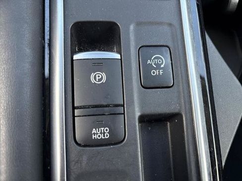 Certified 2025 Nissan Pathfinder SV w/ SV Premium Package FWD image 9