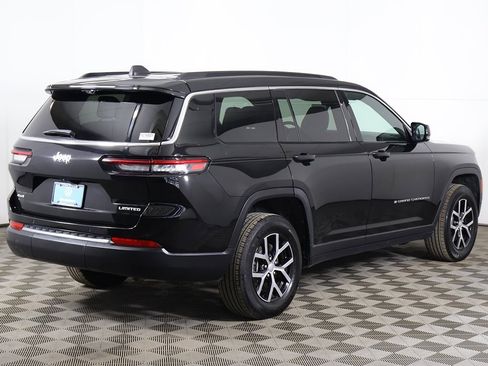 Used 2024 Jeep Grand Cherokee L Limited w/ Luxury Tech Group II image 14