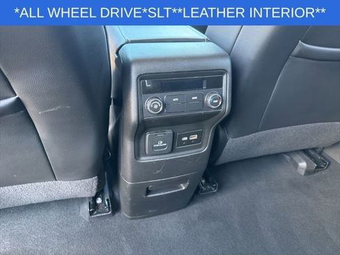 Used 2023 GMC Acadia SLT image 18