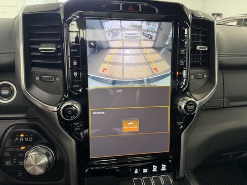 Used 2022 RAM 1500 Laramie AWD/4WD image 15