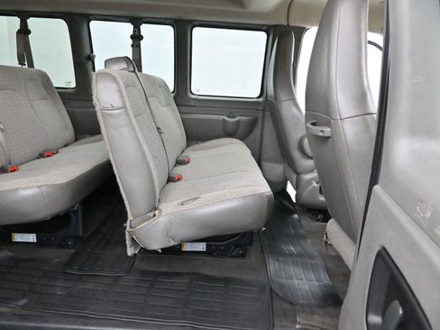 Used 2025 Chevrolet Express 3500 LS image 23