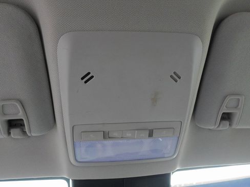 Used 2019 Buick Encore Sport Touring image 28