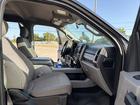 Used 2018 Ford F250 XLT w/ XLT Premium Package AWD/4WD image 11