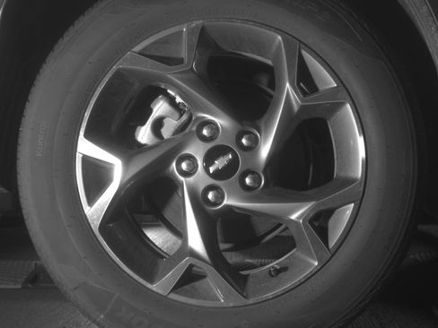 Used 2025 Chevrolet Trax LT FWD image 15