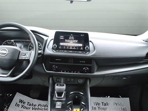 Used 2025 Nissan Rogue SV AWD/4WD image 23