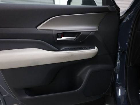 Used 2025 Toyota Grand Highlander FWD image 60