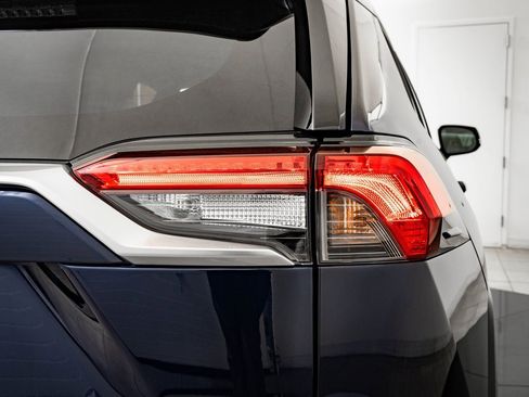 Used 2019 Toyota RAV4 XSE w/ XSE Weather Package image 9