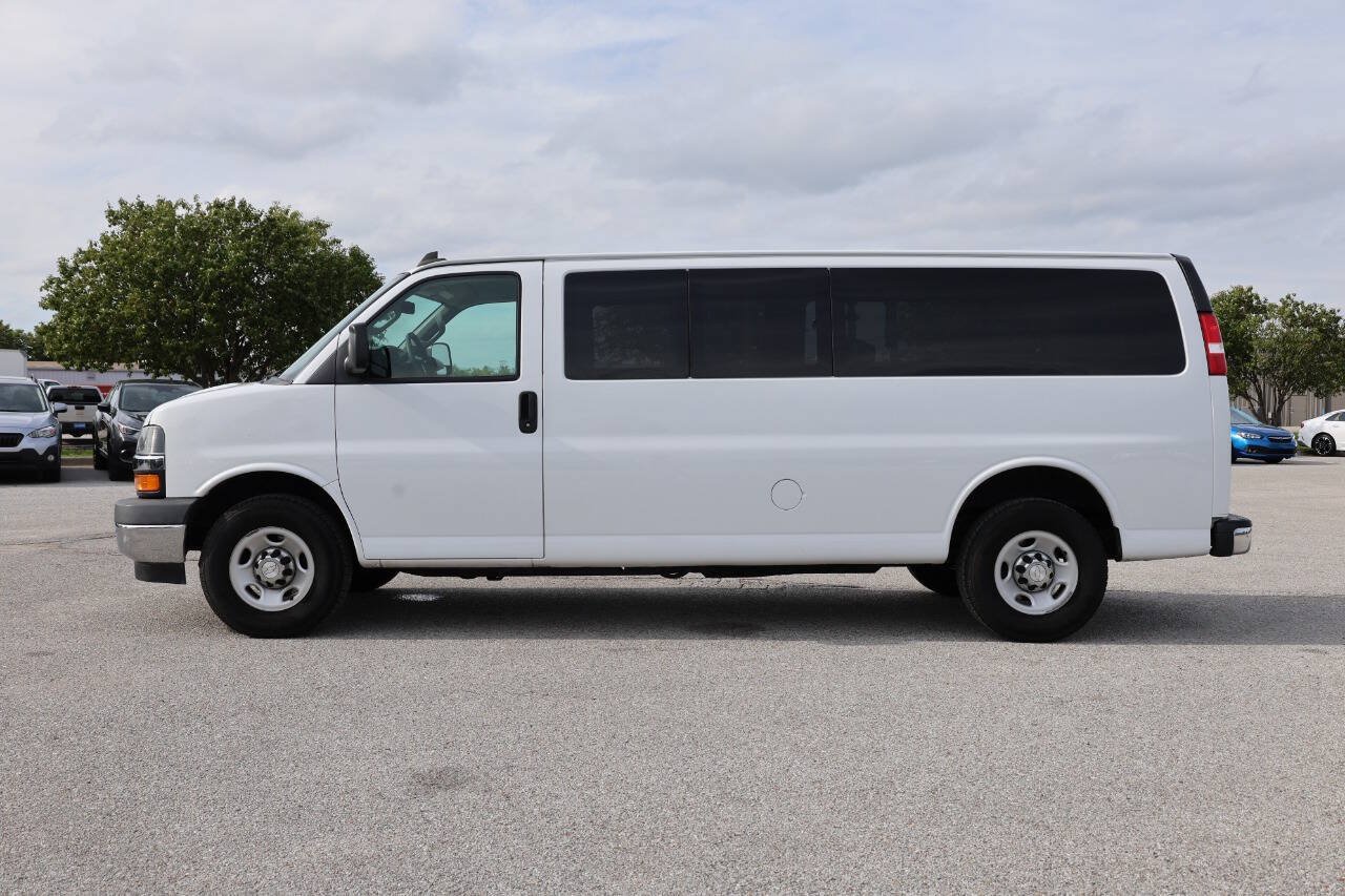 Used 2019 Chevrolet Express 3500 LT w/ LT Preferred Equipment Group RWD image 8
