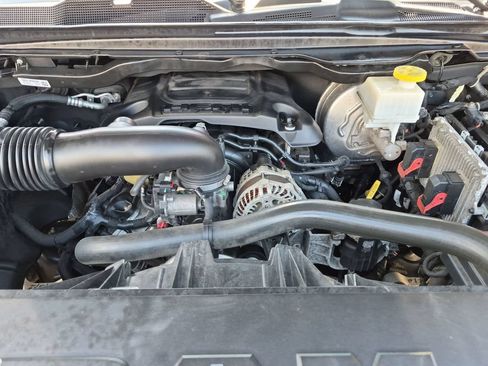 Used 2019 RAM 1500 Laramie AWD/4WD image 30