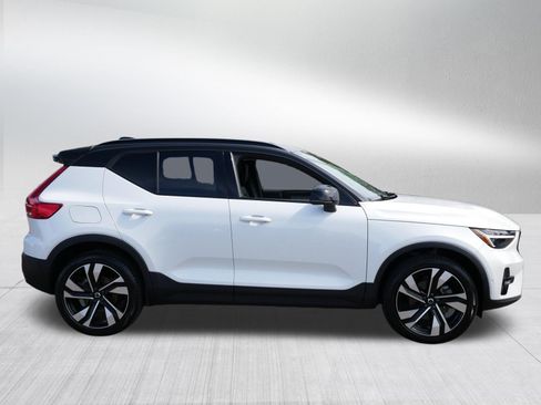 Used 2023 Volvo XC40 B5 Ultimate w/ Protection Package Premier AWD/4WD image 8
