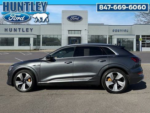 Used 2019 Audi e-tron Prestige w/ Prestige Package image 7
