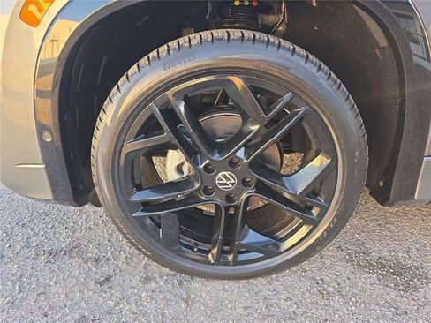 New 2026 Volkswagen Tiguan SE R-Line image 5