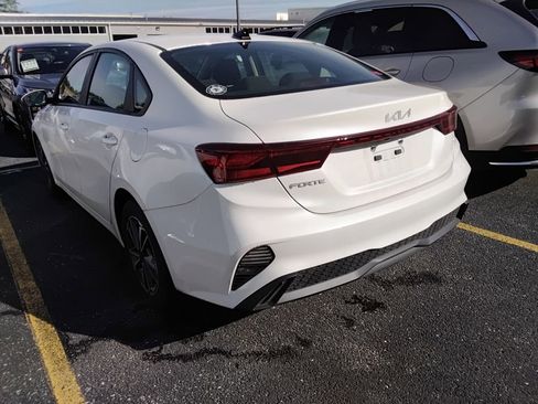 Used 2023 Kia Forte LXS w/ LXS Technology Package FWD image 6