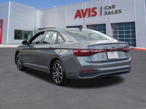 Used 2025 Volkswagen Jetta Sport FWD image 9