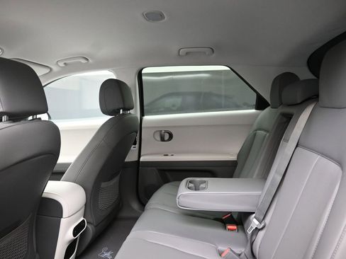 New 2025 Hyundai Ioniq 5 SEL image 18