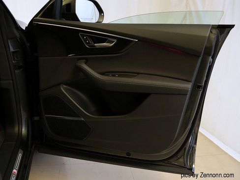 Used 2025 Audi Q8 Premium Plus image 35