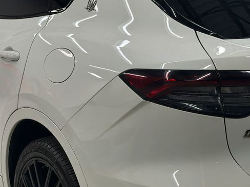 Used 2021 Maserati Levante AWD/4WD image 12