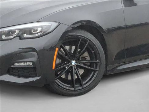 Used 2022 BMW 330i Sedan w/ M Sport Package image 22
